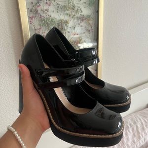 Steve Madden black platform Mary Jane heels patent leather size 8.5